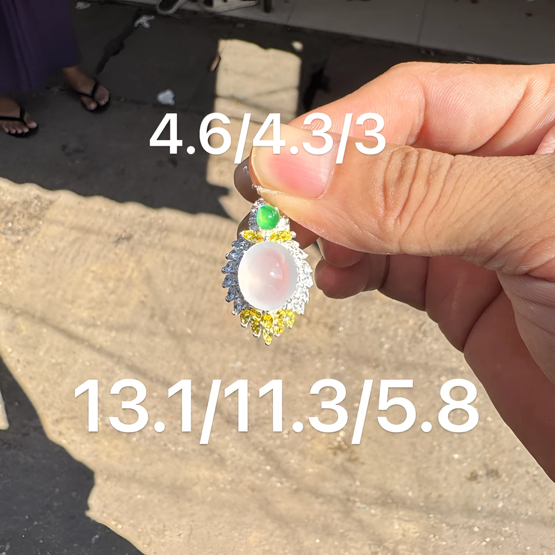 1110(小哪吒在源头)冰种翡翠白冰吊坠干净肉细饱满杠味荧光足M250