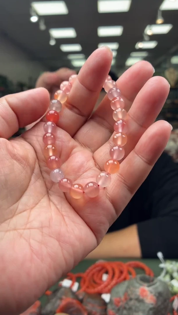 未镶嵌手串南红玛瑙单圈手串一条约7mm多样性发货