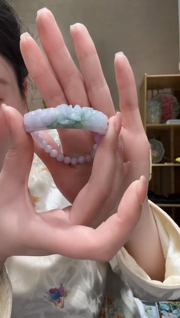 【闪购商品】翡翠颈饰未镶嵌手牌