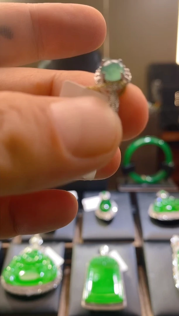 【闪购商品】翡翠颈饰未镶嵌翡翠吊坠