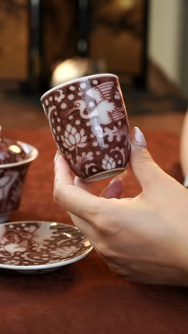 一路手雷杯子釉里红