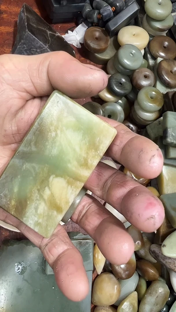 未镶嵌和田玉珠宝半成品1