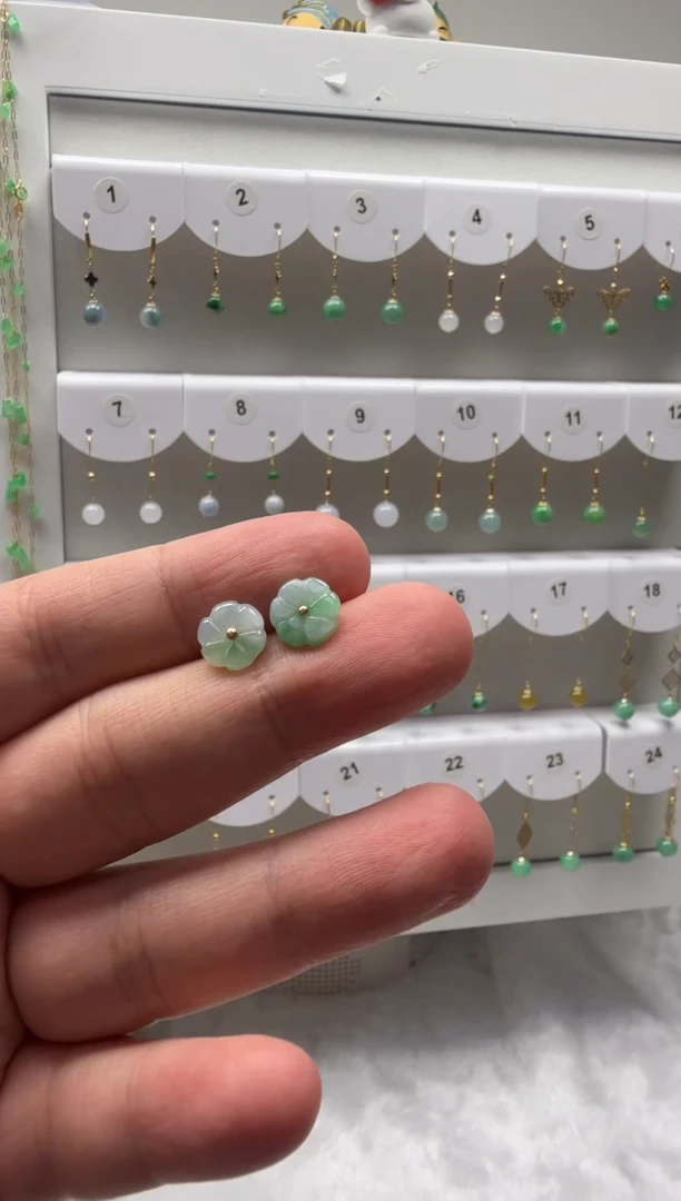 18K金镶嵌翡翠耳饰缅甸天然翡翠a货