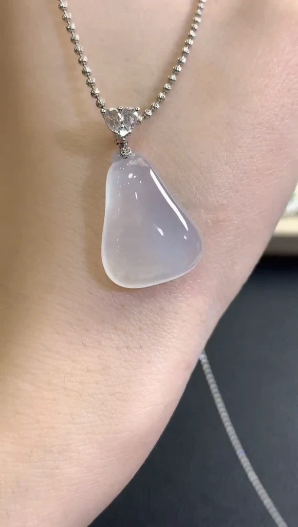 吊坠(不含链)18K金镶嵌翡翠冬日珠宝Q71