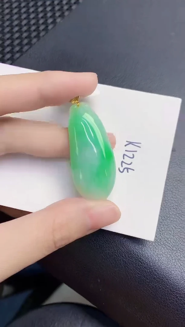 颈饰18K金镶嵌翡翠天然翡翠缅甸A货
