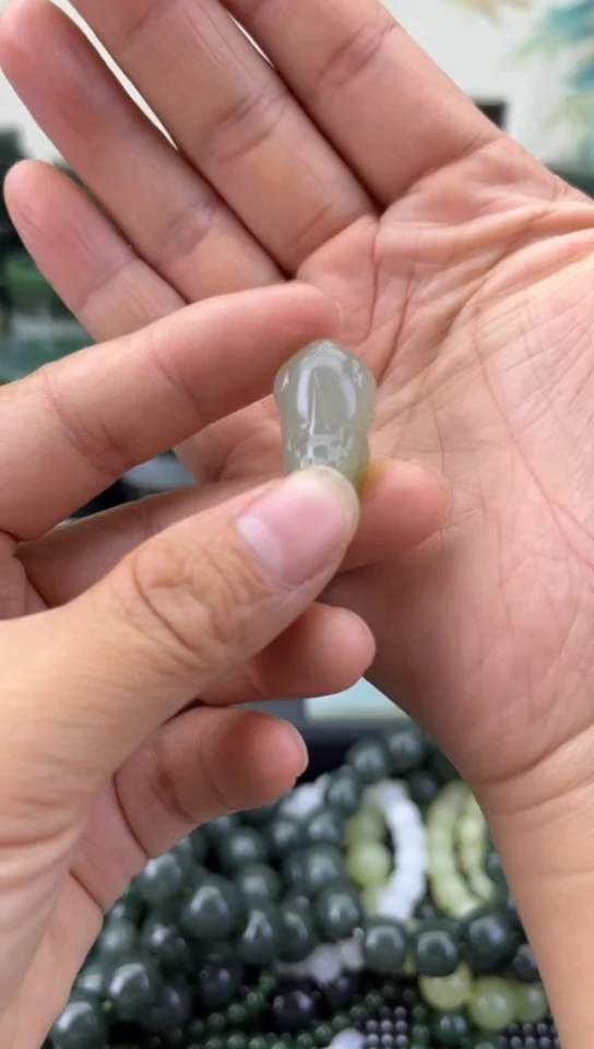 未镶嵌和田玉珠宝半成品貔貅