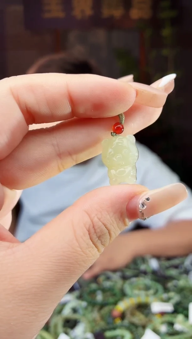 和田玉未镶嵌颈饰拍一发一