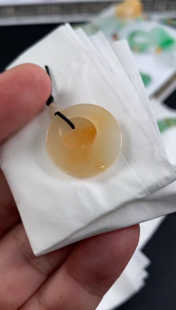 未镶嵌定制翡翠嫣**灵翡翠