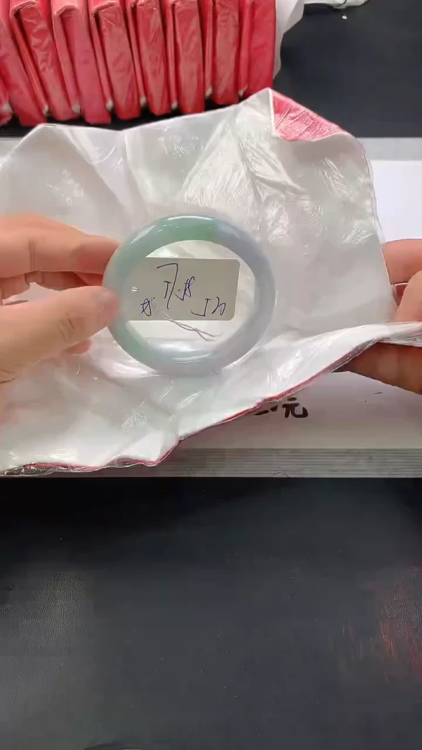 翡翠手镯未镶嵌233