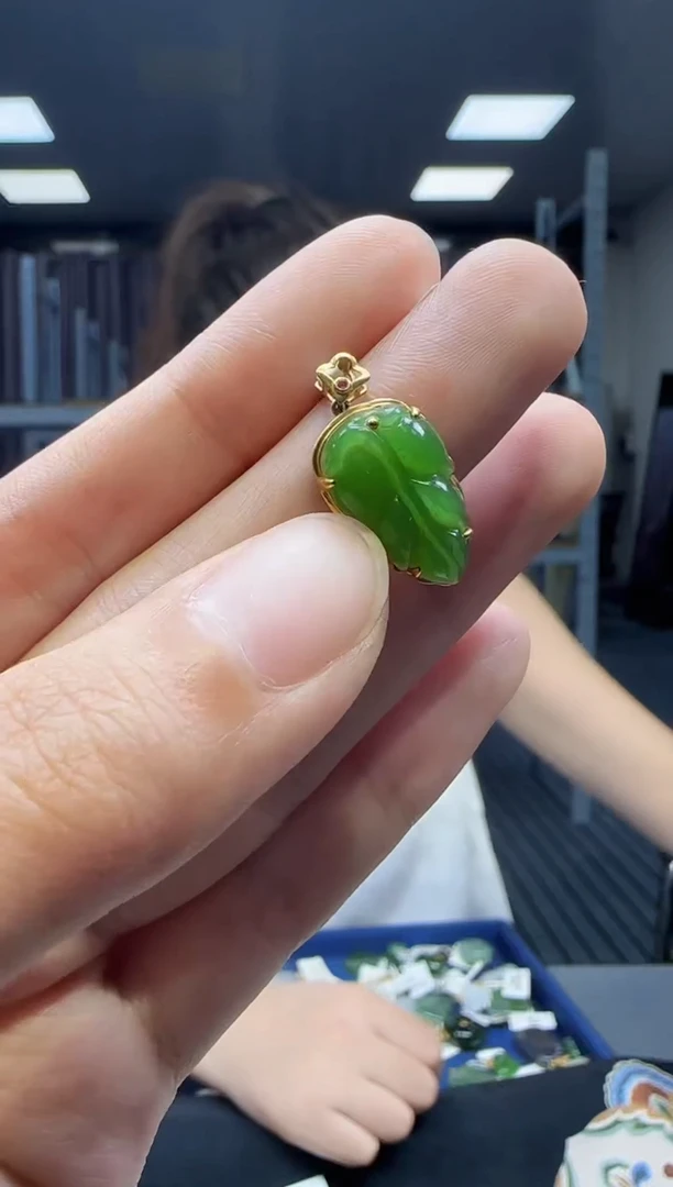 和田玉18K金镶嵌挂件1