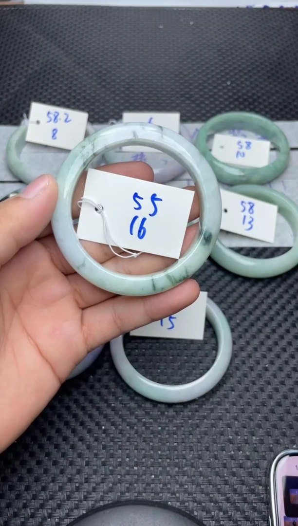 未镶嵌手镯翡翠16
