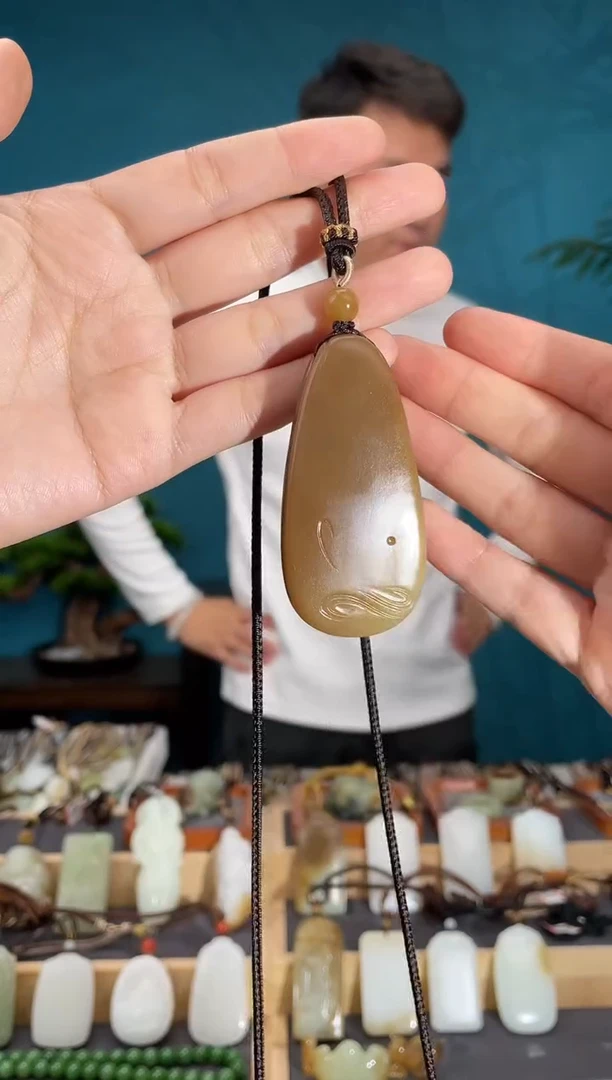 颈饰未镶嵌和田玉1