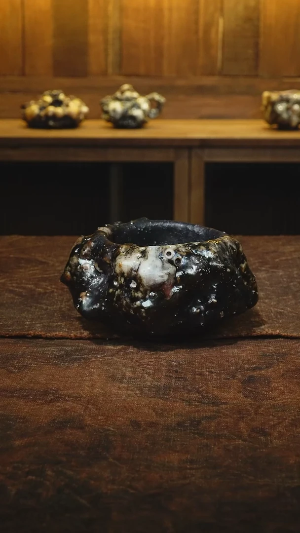 手捏柴烧黑金彩老味志野主人杯