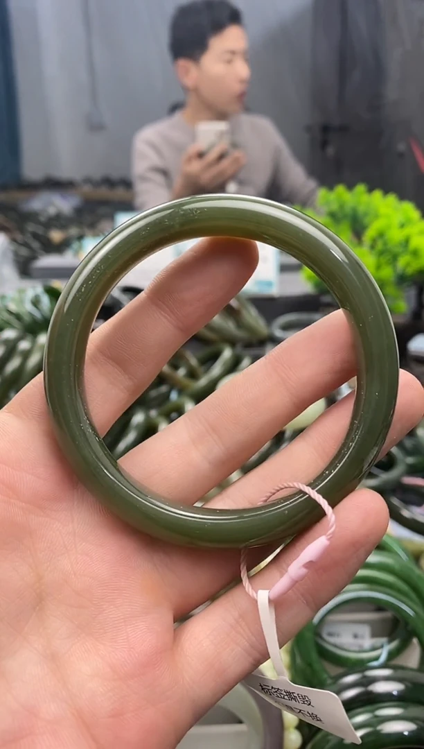 未镶嵌手镯和田玉60