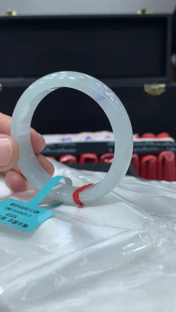 未镶嵌手镯翡翠翡翠手镯