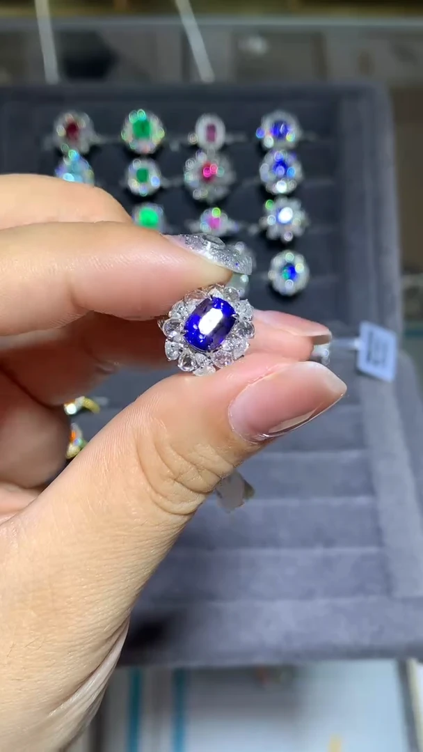 戒指蓝宝石18K金镶嵌3.12CT