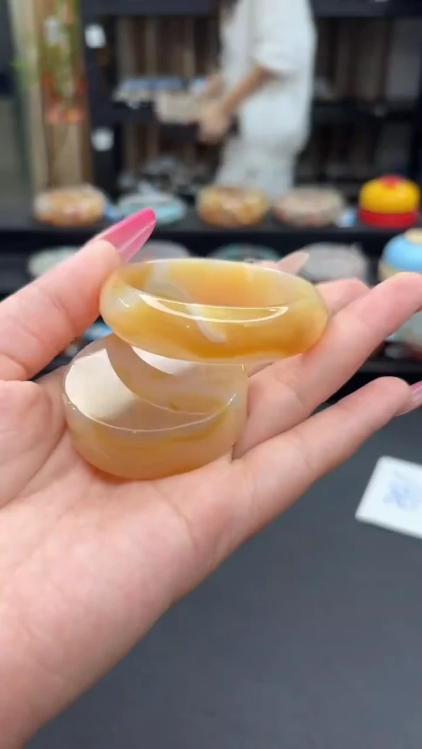 未镶嵌手镯石英质玉A8(49圈赠送镯心)