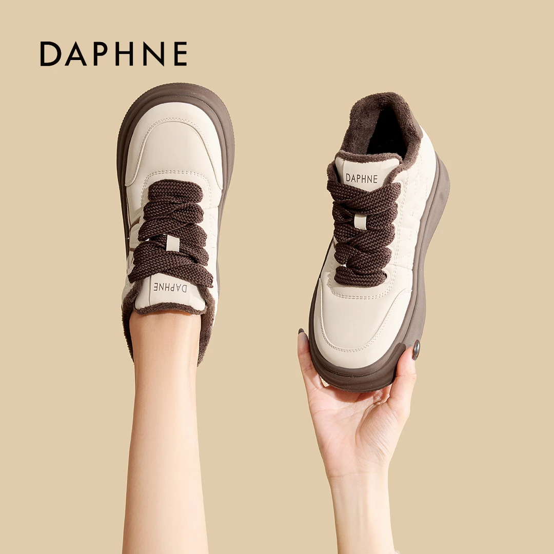 达芙妮新款冬季保暖雪地靴2025年爆款一体棉鞋加绒加厚马丁靴女M