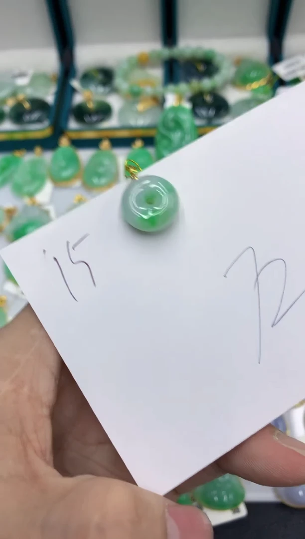 【闪购商品】翡翠颈饰18K金镶嵌号链接