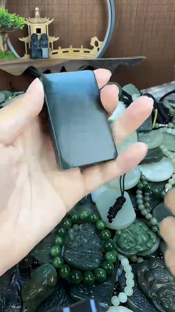 和田玉未镶嵌颈饰1