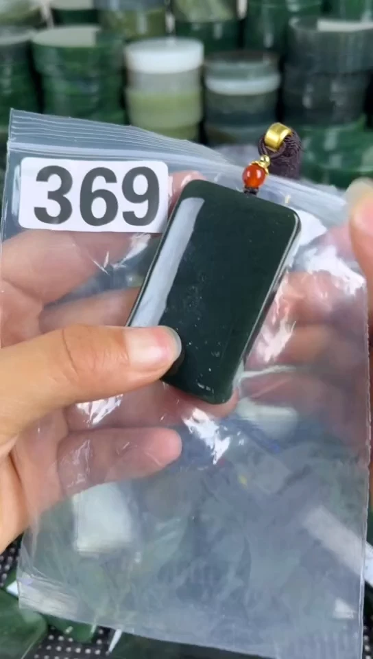 和田玉未镶嵌珠宝半成品牌子