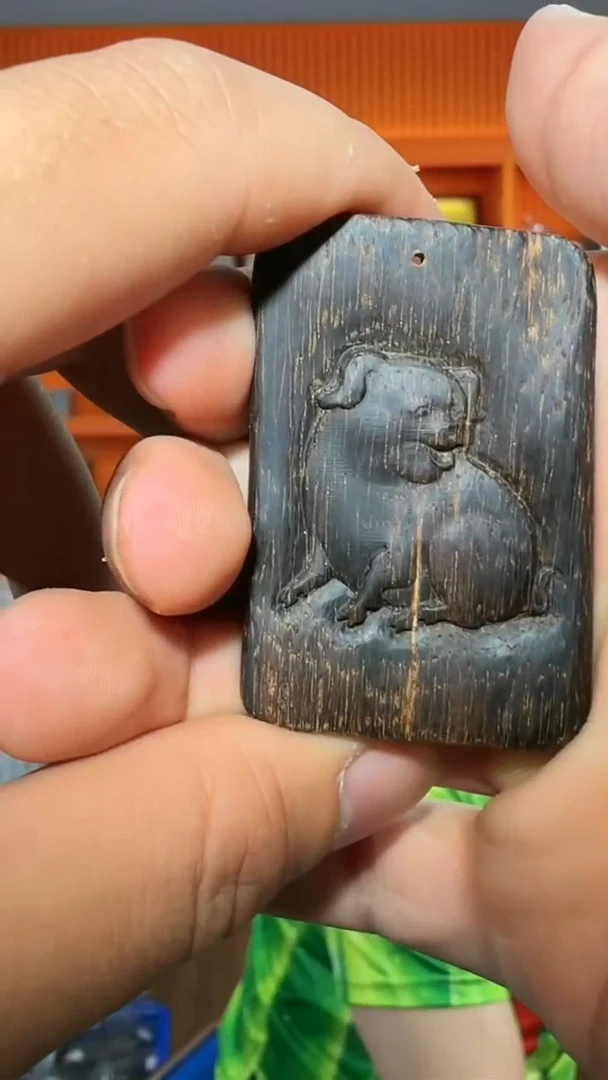 沉香手把件296号生肖猪多样性发一