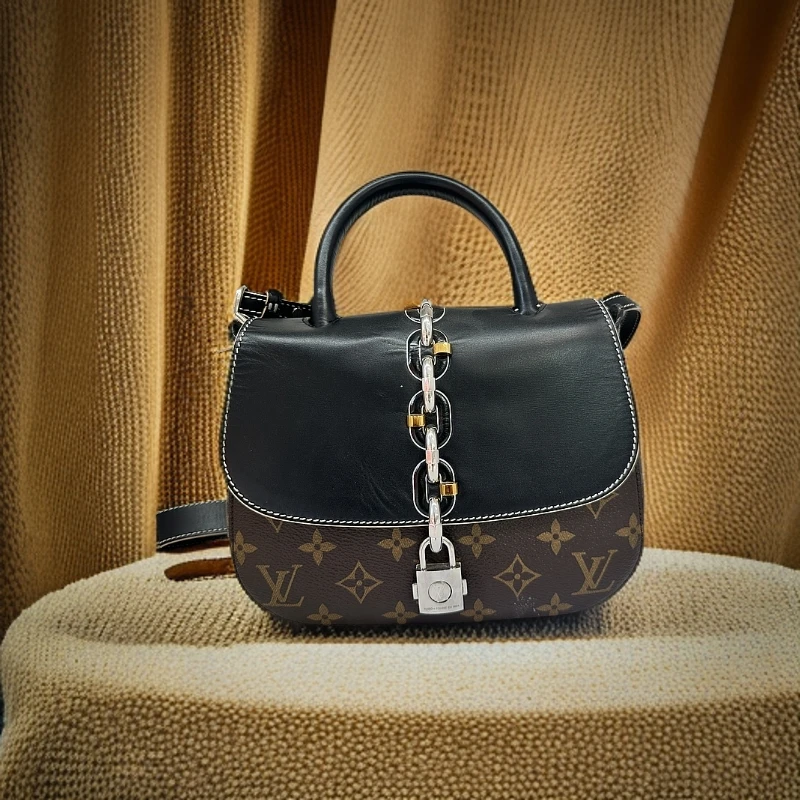 95新 LouisVuitton/路易威登 安洁利严选秀款马鞍锁头包 496