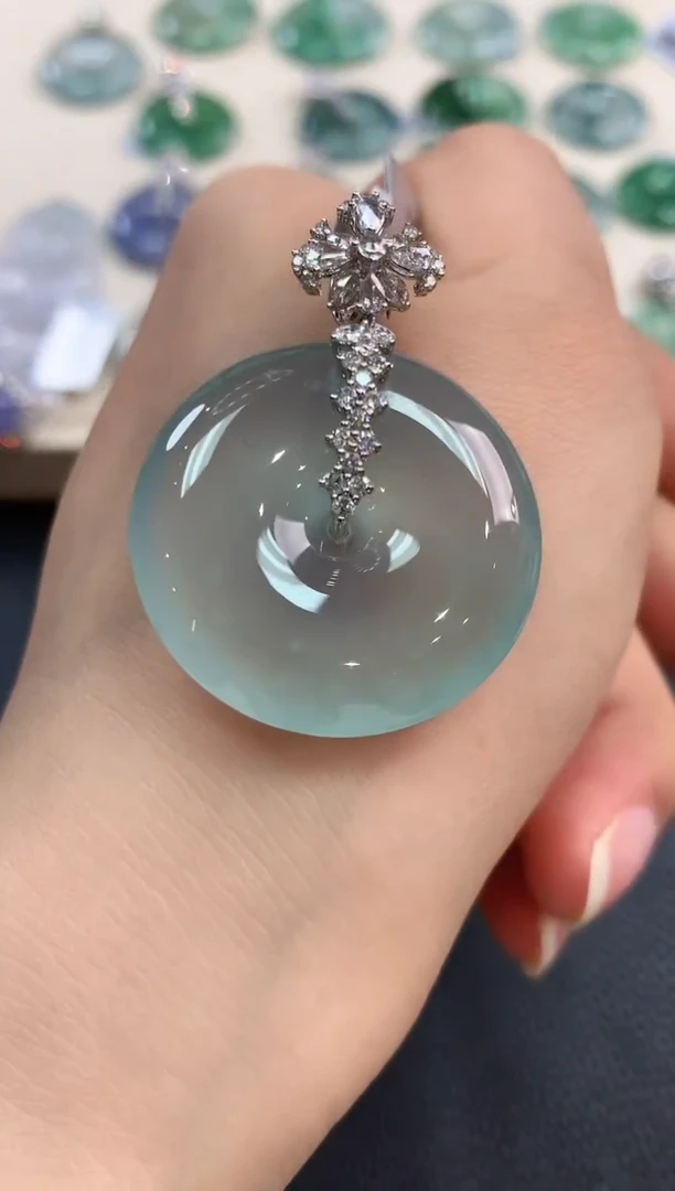 【闪购商品】翡翠吊坠(不含链)18K金镶嵌b75