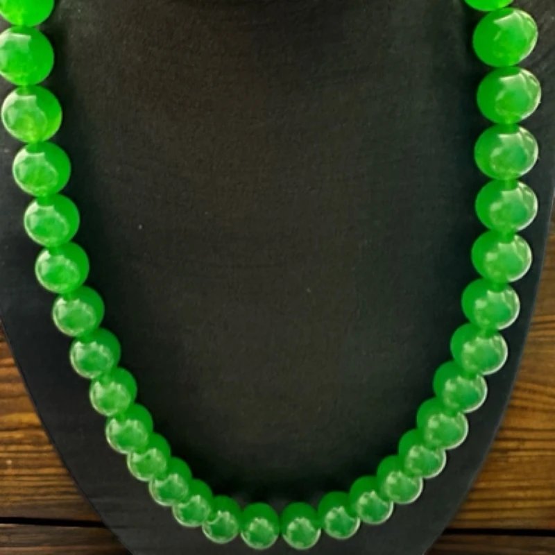 A89绿色串珠毛衣链