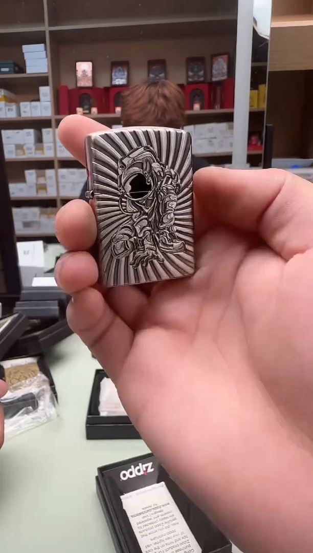 Zippo打火机古银盔甲宇航员