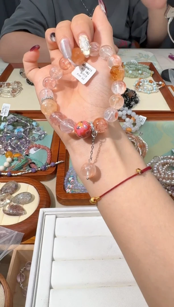 【闪购商品】水晶手链未镶嵌Q037红胶花设计款