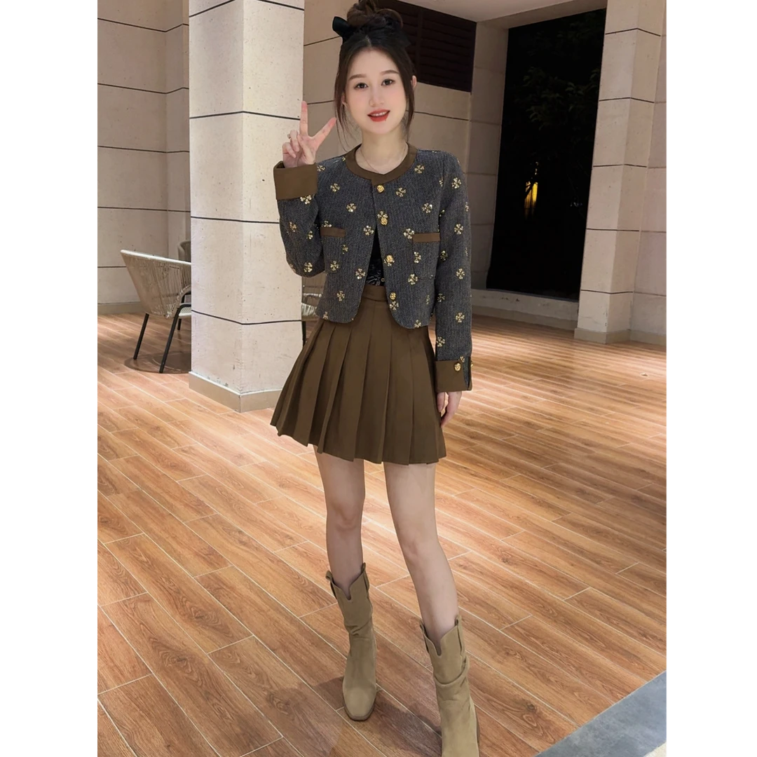 秋季显瘦2025新款女装小个子时尚套装百褶裙上衣短裙短款香风套装