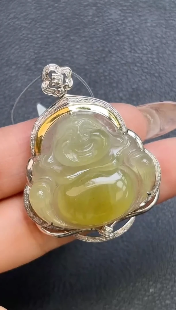 颈饰18K金镶嵌翡翠佛公