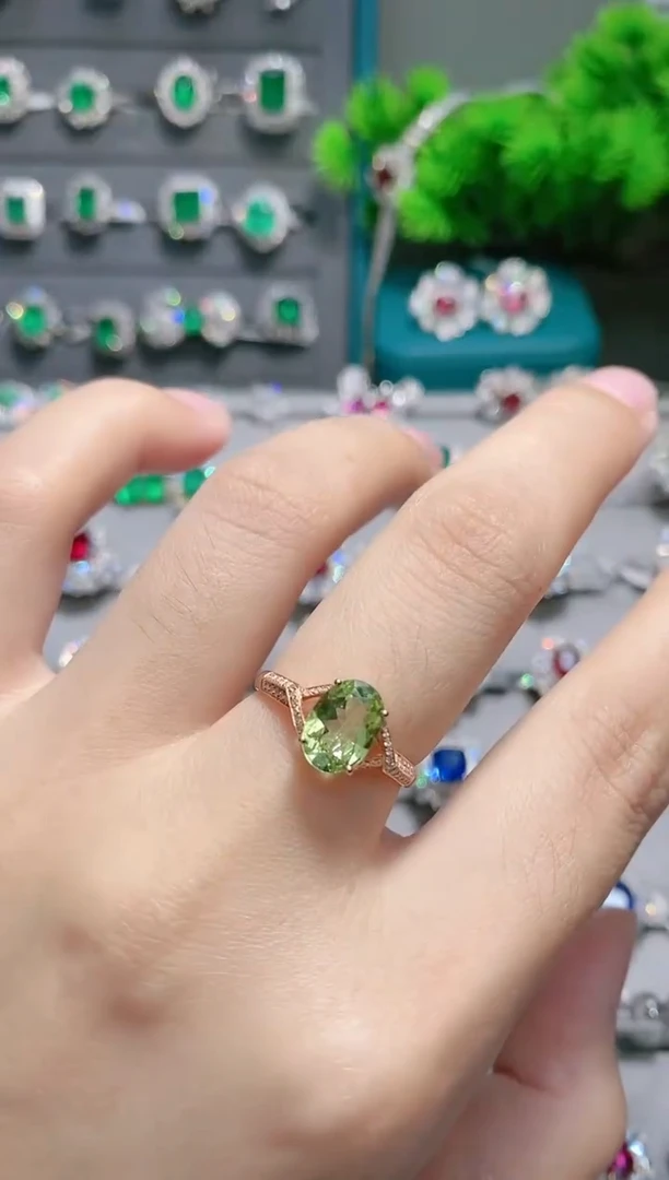 18K金戒指18K金镶嵌碧玺.