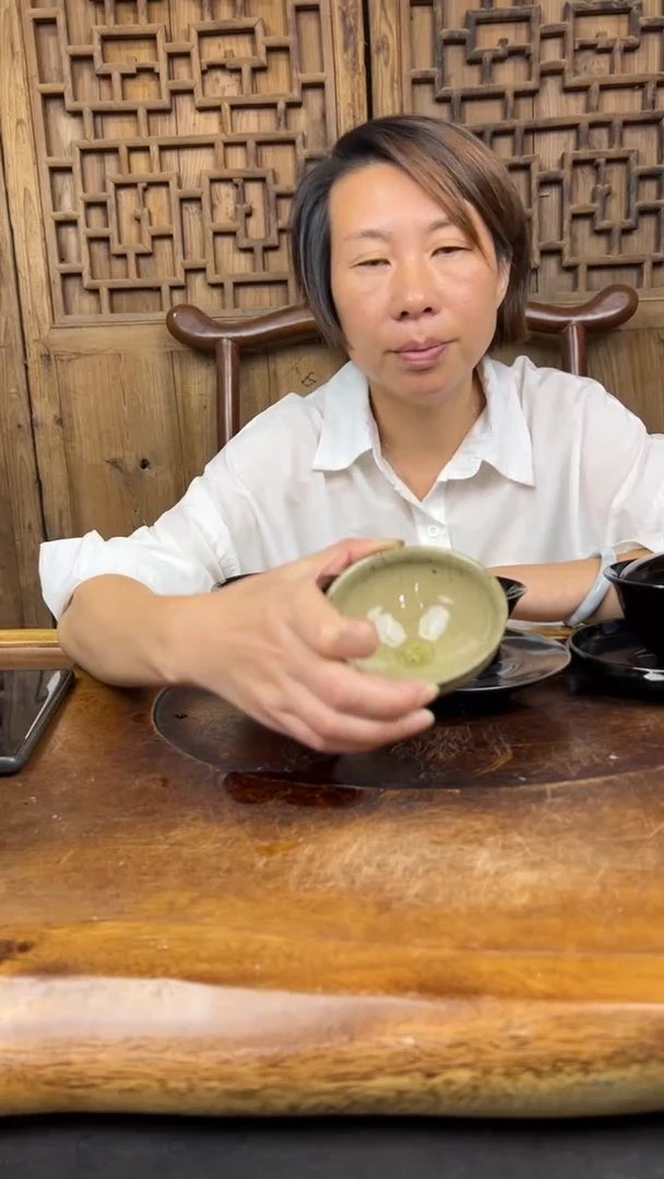 茶盏科研院院长杨飞燕18