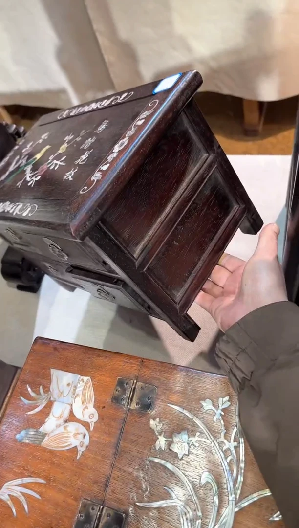 【闪购商品】木非洲紫檀   四抽    摆台