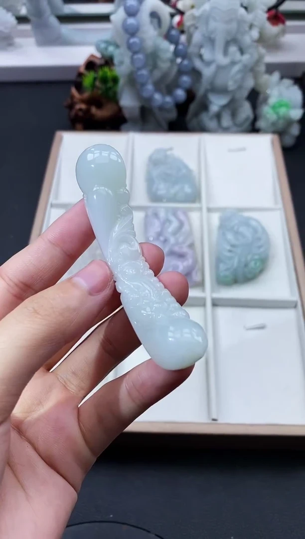 翡翠未镶嵌颈饰天然缅甸A货翡翠