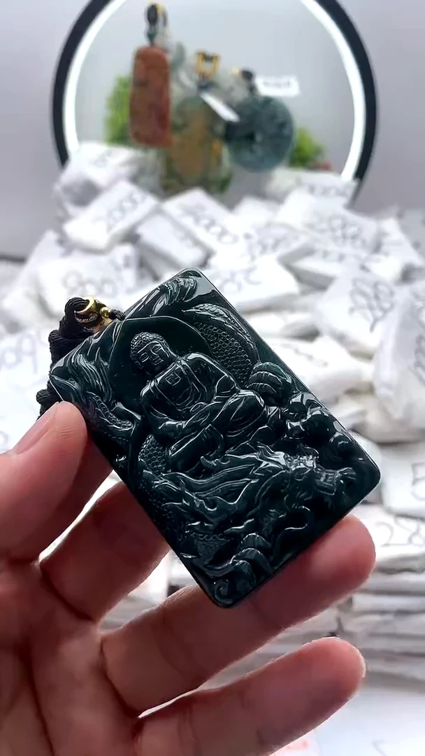 【闪购商品】翡翠颈饰未镶嵌大日如来