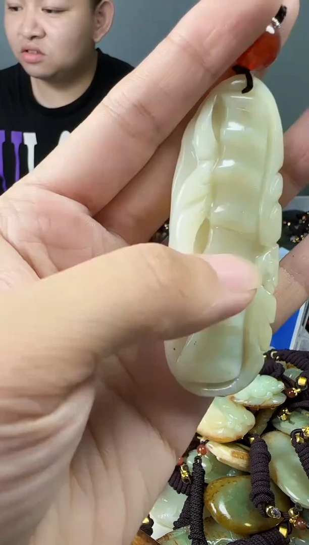 和田玉未镶嵌颈饰1