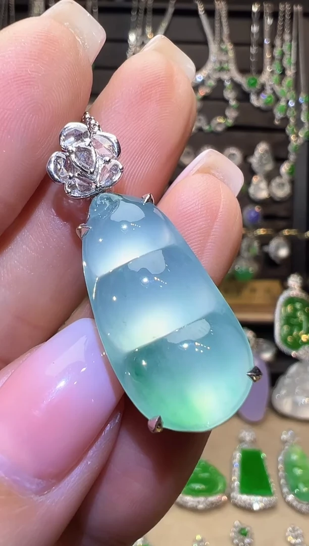 吊坠(不含链)18K金镶嵌翡翠豆子