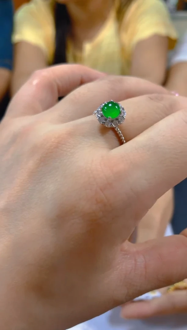 翡翠戒指未镶嵌多样性发一