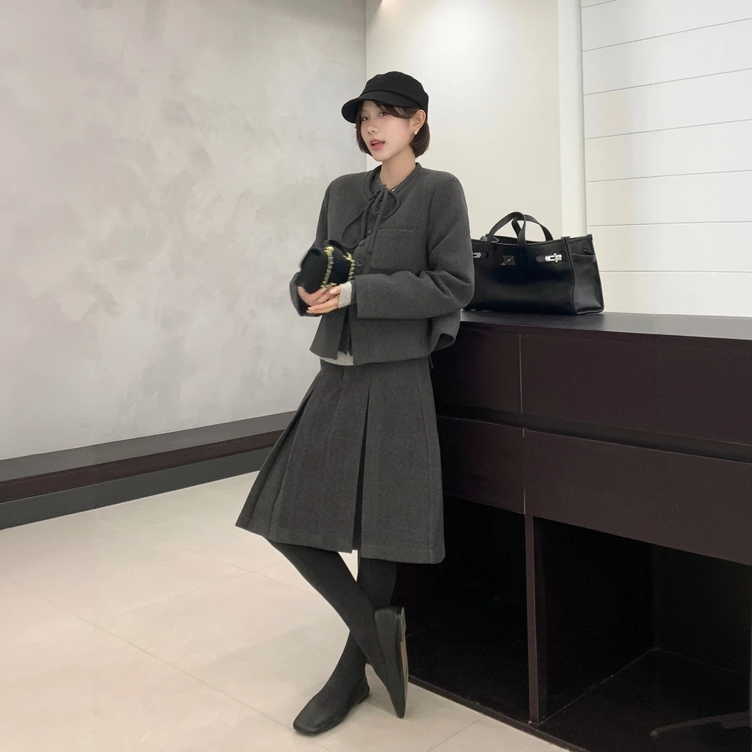 2025超火巨好看的独特漂亮韩系冷淡一整套深秋冬装穿搭两件套装女