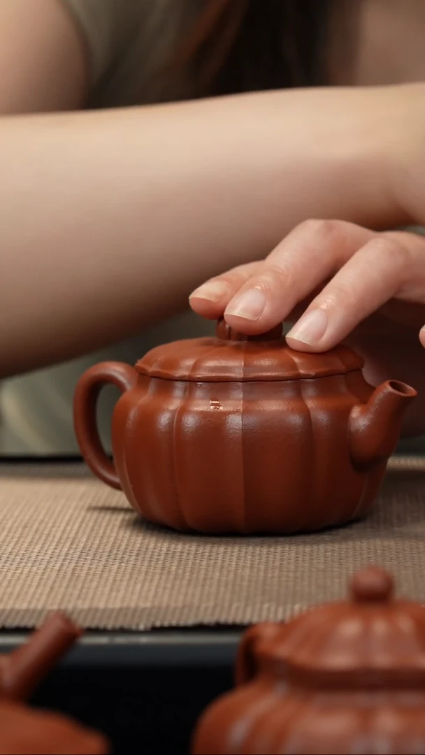 茶壶紫砂生砂筋纹和韵封釉150cc