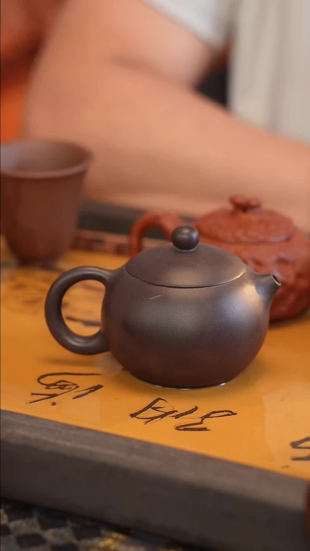 茶壶紫砂西施 半手工 200cc