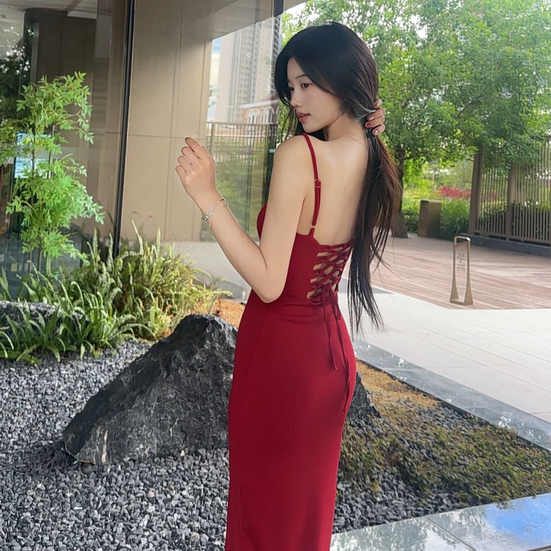 Susu新 盛夏玫瑰 酒红色纯欲辣妹露背绑带连衣裙收腰显瘦吊带长裙