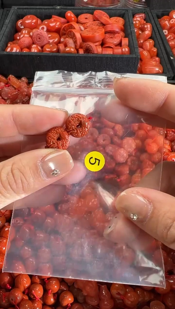 【闪购商品】南红玛瑙颈饰未镶嵌1