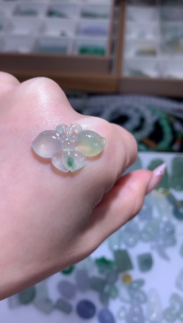 未镶嵌定制翡翠蝴蝶