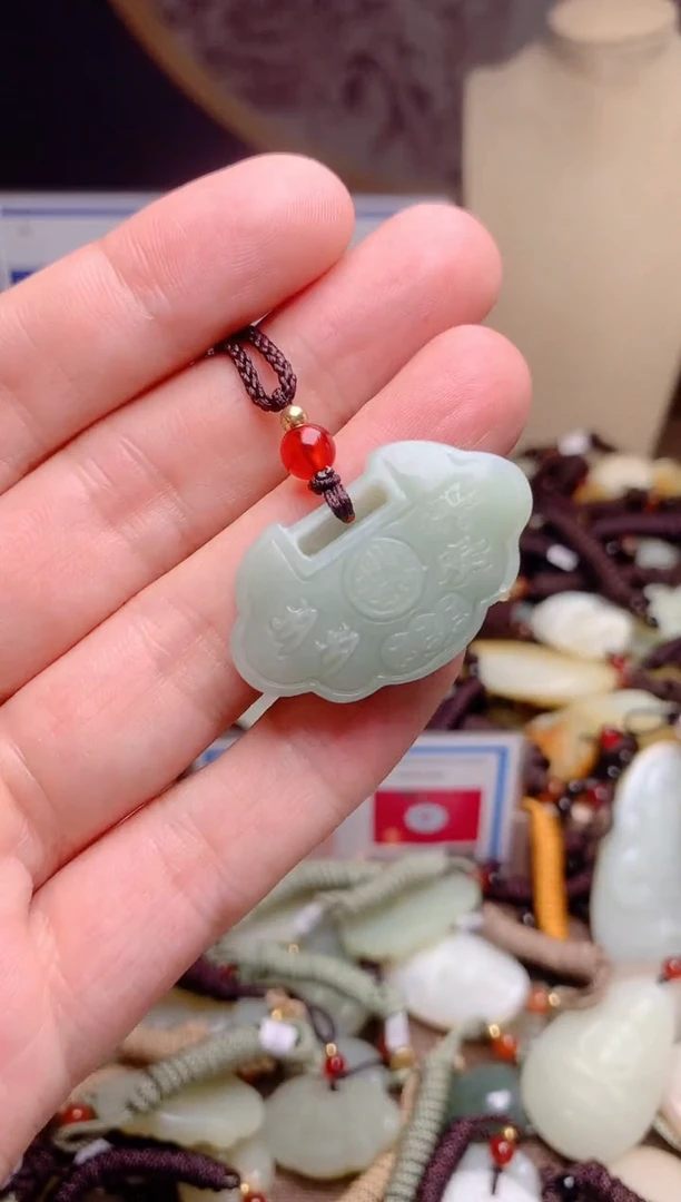 和田玉未镶嵌颈饰1