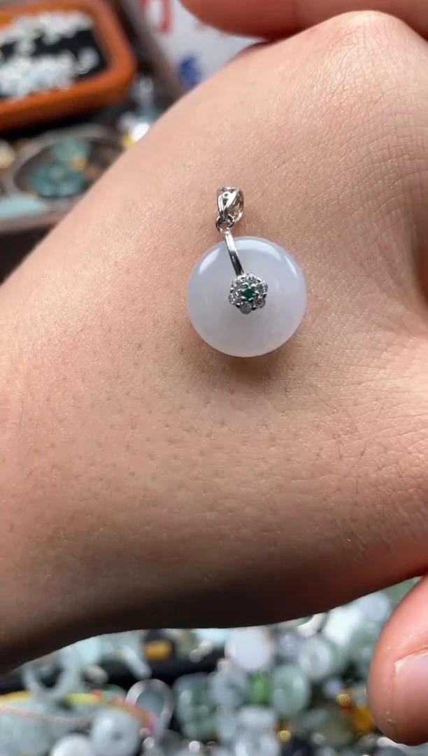 【闪购商品】翡翠颈饰未镶嵌哥哥