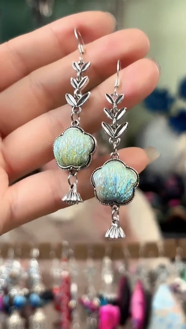 彩云南阁非遗老绣饰品547*